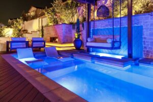 Custom pool builder in Orange County, CA